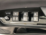 パワーウィンドは今や当たり前の機能ですが、無いと困る機能です。運転席からの操作で、全席の窓を振るオープンにしたり、フルクローズが可能です。