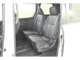 中古車をキレイで気持ちよくお乗りいただけるよう、エンジンルームからシートを外した洗浄まで、目に見えない部分も徹底的に洗浄しています!