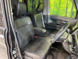 運転席シート廻りは使用感も少なく、良好な状態となっています。丁寧に使われていたことがよくわかりますね。