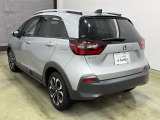 Honda SENSING装着車です。衝突を予測してブレーキをかけたり、前のクルマにちょうどいい距離で走行できる多彩な安心・快適機能を搭載した支援システムがドライバーをサポート。