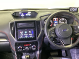 運転席周辺のスマートなレイアウトが、操作のしやすさを実現。快適なドライブをサポートします。
