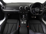 Audiのインテリアはエクステリア同様、優れたデザイン性とクオリティ、そして機能性を兼ね備えております。