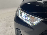 LEDヘッドライトとオートマチックハイビームで、夜間走行時の安心感が違います!ヘッドライトレンズにくすみがありますので御来店時にご確認ください。