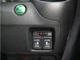 両側パワースライドドア付き!挟み込み防止機能でお子さまの乗り降りも安心です。さらに車内・車外のドアハンドルはもちろん、運転席スイッチやリモコンキーからも開閉できるので、大変便利な装備です!