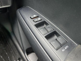 【パワーウインドウ】運転席のスイッチで、各席の窓ガラスの開閉ができます!あると便利ですよね!