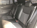 【後部座席】も当然、綺麗・清潔に仕上げております。内装の綺麗なお車は気持ちが良いですし、コンディションのいい車が多いです。オススメの1台です。