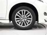 タイヤサイズは(235/55R18)で純正アルミホイールです。