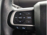 ハンドルから手を放さずに操作出来ますので、安全運転にもつながりますね