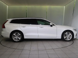購入後は全国のVOLVO正規ディーラーにてアフターサービスをお受けいただけます。定期点検サービス、延長保証などの有料サービスも手厚くご用意しておりますので、ご不安事はお気軽にご相談下さい。