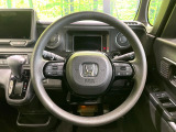 インテリアに合わせたデザインのステアリングは、運転される方のことも考え、運転しやすい形状、大きさです。是非一度、実際に触ってお確かめください。