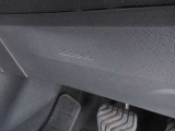 ニーエアバック(ひざ下)は運転席正面下からの衝撃を軽減します♪♪