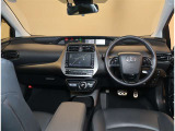 オシャレなインテリアで運転する気分も盛り上がりますよね^^