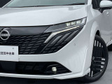最新式はLEDヘッドランプですね。瞬時に明るい光が夜間の運転をぐっと楽にしてくれますよ。