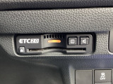 ETC2.0を搭載し、高速道路の料金決済をスムーズに行えるだけでなく、道路情報を活用した高度な運転支援サービスにも対応しています。
