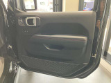 運転席ドアパネルです。