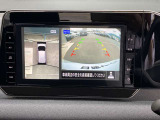 アラウンドビューモニターは4方のカメラで真上から車を見たようにモニターで確認ができる日産の自慢の装備です。是非実際の車で体感してみてください。