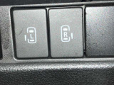 両側電動スライドドア、運転席から操作できます。