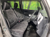 運転席まわりには十分なスペースがあり、大柄な方でもゆったり運転していただける環境です。