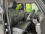 運転席まわりには十分なスペースがあり、大柄な方でもゆったり運転していただける環境です。