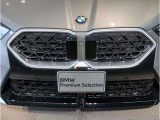 【キドニーグリル】BMWは約90年もの間、ほぼ全ての車両にひと目でBMWだと分かるこの特徴的なフロントグリルが備えられ、デザイン・アイコンとして親しまれてきました。