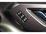 運転席のシートポジションメモリー機能は、登録済みの運転者と交代しても、シートポジションの変更の手間がかかりません。