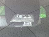 【トヨタセーフティセンス】走行中に前方の車両等を認識し、衝突しそうな時は警報とブレーキで衝突回避と被害軽減をアシスト。より安全にドライブをお楽しみいただけます。