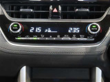 左右独立温度コントロールフルオートエアコンです。運転席、助手席それぞれで独立して温度設定ができます。冷え性の方が乗っても安心ですね♪