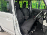 運転席シート廻りは使用感も少なく、良好な状態となっています。丁寧に使われていたことがよくわかりますね。