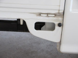 荷台昇降用ステップ 足がかけやすくスムーズに作業ができます。