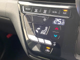 【オートエアコン】一度お好みの温度に設定すれば、車内の温度を検知し風量や温度を自動で調整。暑い&hellip;寒い&hellip;と何度もスイッチ操作をする必要はありません。快適な車内空間には必須の機能ですね♪