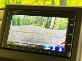 【バックカメラ】駐車時に後方がリアルタイム映像で確認できます。大型商業施設や立体駐車場での駐車時や、夜間のバック時に大活躍!運転スキルに関わらず、今や必須となった装備のひとつです!