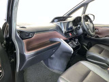 見通しのよいすっきりとした視界で、誰でも運転しやすいです。運転のしやすさは疲れにくさにも繋がりますよ♪