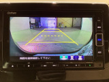 バックをするとき自動でリアの様子が映る『リアカメラ』付き! 画面で確認しながらバックが出来るので駐車の時も安心です。