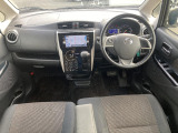 運転席シート廻りは使用感も少なく、良好な状態となっています。前オーナー様が丁寧に使っていたことがよくわかりますね。