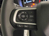 ナビゲーションやオーディオを装着する事によってステアリングに組み込まれたボタンで操作ができます。視線を逸らす事もなく操作出来るので安全です。