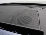 【harman/kardon】世界のオーディオファン垂涎のプレミアムサウンドシステムを搭載。原音に近い音場空間を忠実に再現。乗る人すべてに最良の音響体験を提供します。