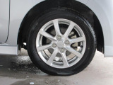 右前 14インチアルミホイール タイヤサイズは、155/65R14