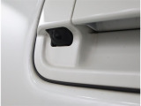 バックガイドモニターで、後方を確認しながら安心して駐車することができます。運転初心者も熟練者も必須の機能ですよ!