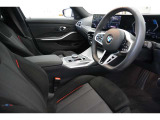 BMWらしい、シンプルですが直感で使いやすい内装デザインです☆お問合せ(無料ダイヤル)0078-6002-613077迄お待ちしております。大阪府吹田市芳野町5-55 毎水曜、第二・第三火曜日定休 営業時間10:00〜18:00