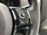 【ステアリングスイッチ】右です。ハンドルから手を離さず、運転に集中したまま手元でマルチインフォメーションディスプレイ内の表示切替などができます。