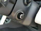 【電動ステアリングコラム】ステアリング位置を電動でお決めいただけます。