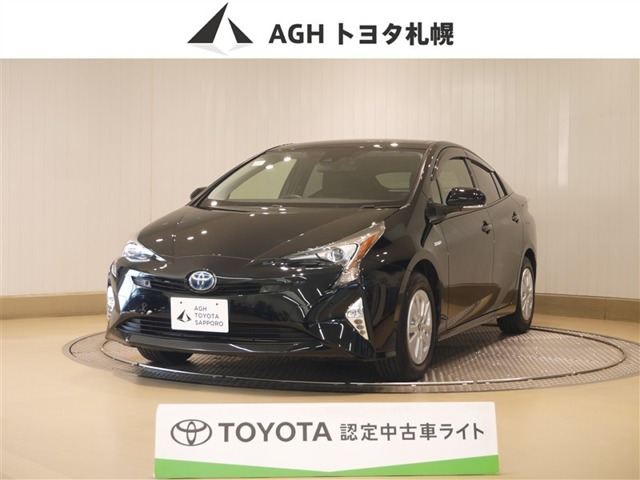 トヨタ プリウス 1.8 S セーフティ プラス E-Four 4WD の中古車詳細