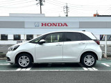 当店では程度の良い高年式のお車から、お手頃な価格のお車まで様々な車種を取り揃えております。お車に関することならなんでもご相談頂き、一人一人のお客様と深く長いお付き合いをさせて頂きたいと思っております。
