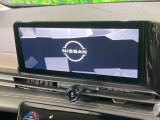 【メーカー純正ナビ】インテリアに溶け込むスタイリッシュな「専用設計」メーカーナビを装備♪視認性や操作性など基本性能にも優れ、より上質なカーライフをお楽しみいただけます。