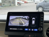 駐車時に便利なバックカメラを装備しています。