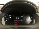充実の装備が揃った中古車で快適なカーライフを。豊富な機能で便利さを追求し、使いやすさと安心感を提供します。安全性と快適性を追求した整備済み車両で、心地よいドライブをお楽しみください。