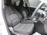 運転席のドアを開け、乗り込む際のイメージです。