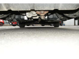 下廻りに大きなダメージは無さそうです。防錆塗装ノックスドールが施工されています。