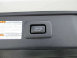 ボタンを押すだけでリアゲートが自動で開閉します!荷物を持っている時や、高い位置にあるバックドアを閉める際に便利な機能です♪