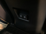 車内で便利な電源供給。【アクセサリーソケット】で、スマートに充電!